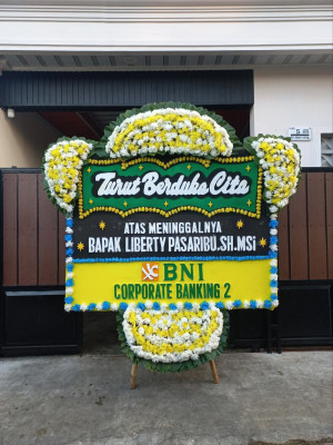 Papan Bunga Duka di Gomo