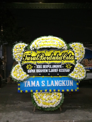 Papan Bunga Duka di Gomo