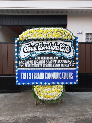 Papan Bunga Duka di Gomo